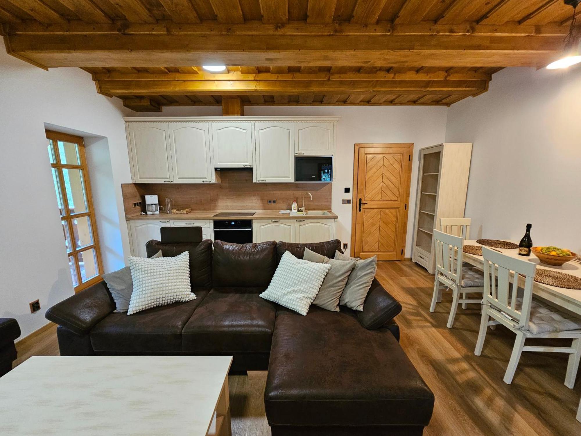 Apartmany Jezerne Velké Karlovice Δωμάτιο φωτογραφία